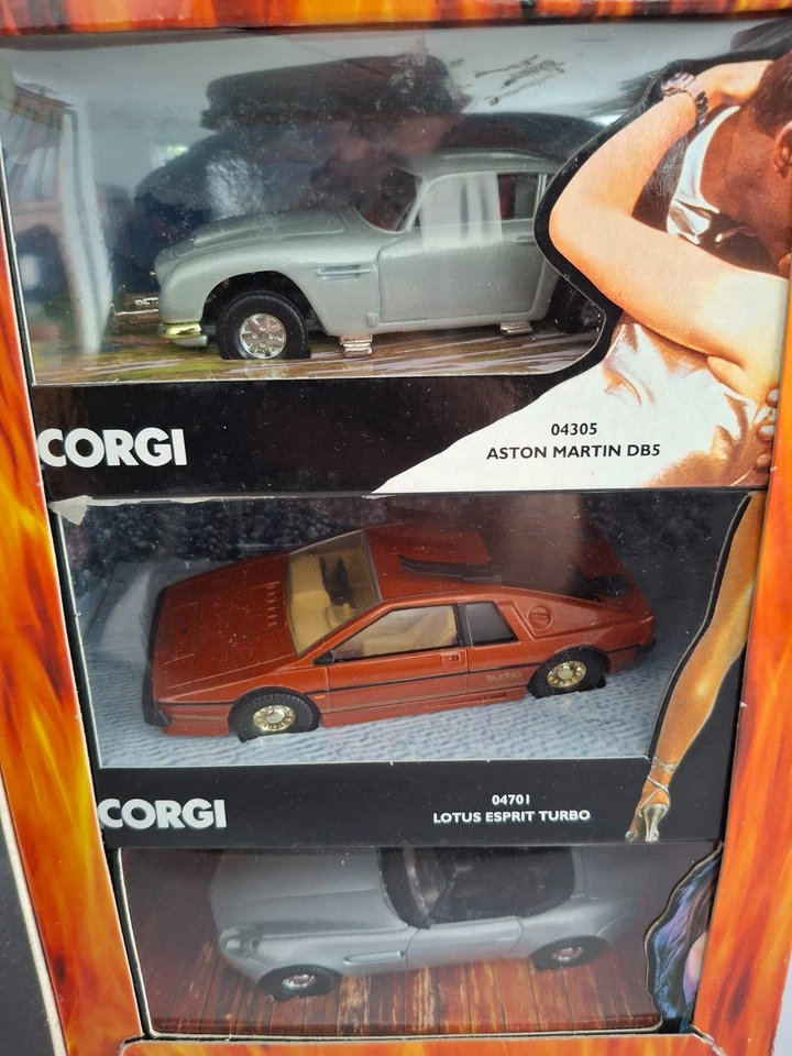 Vintage corgi 007 the definitive bond collection Model Cars In Original Box  - Image 3 of 4