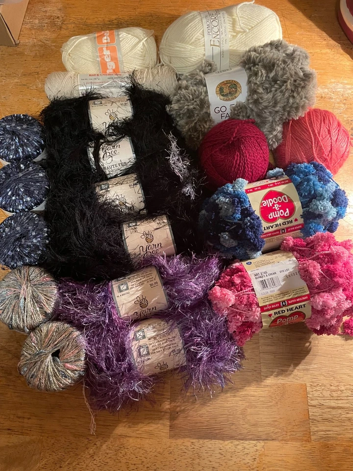 Garnpaket Garn Biene, rotes Herz, Berroco, Löwenmarke, Unger, Plymouth