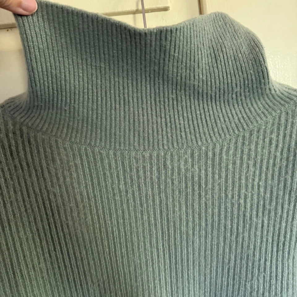 Suéter Marciano By Guess Acurrucado Verde Salvia Mezcla Cachemira Cuello Alto Pequeño Foto 4 de 4