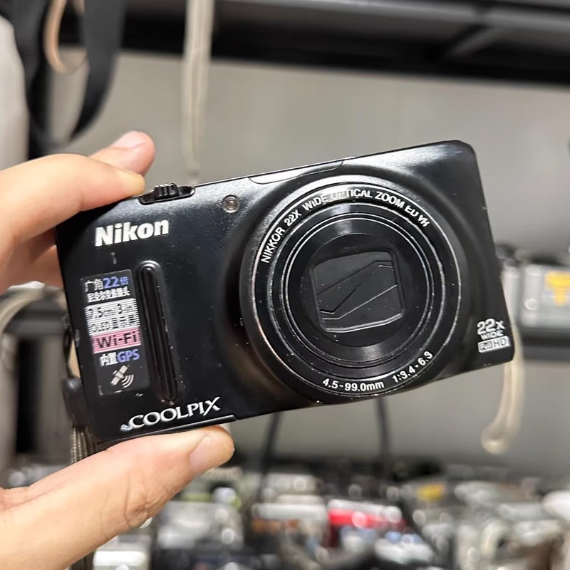 Nikon COOLPIX S9500 18.1MP 22x Optical Zoom Compact Digital Camera