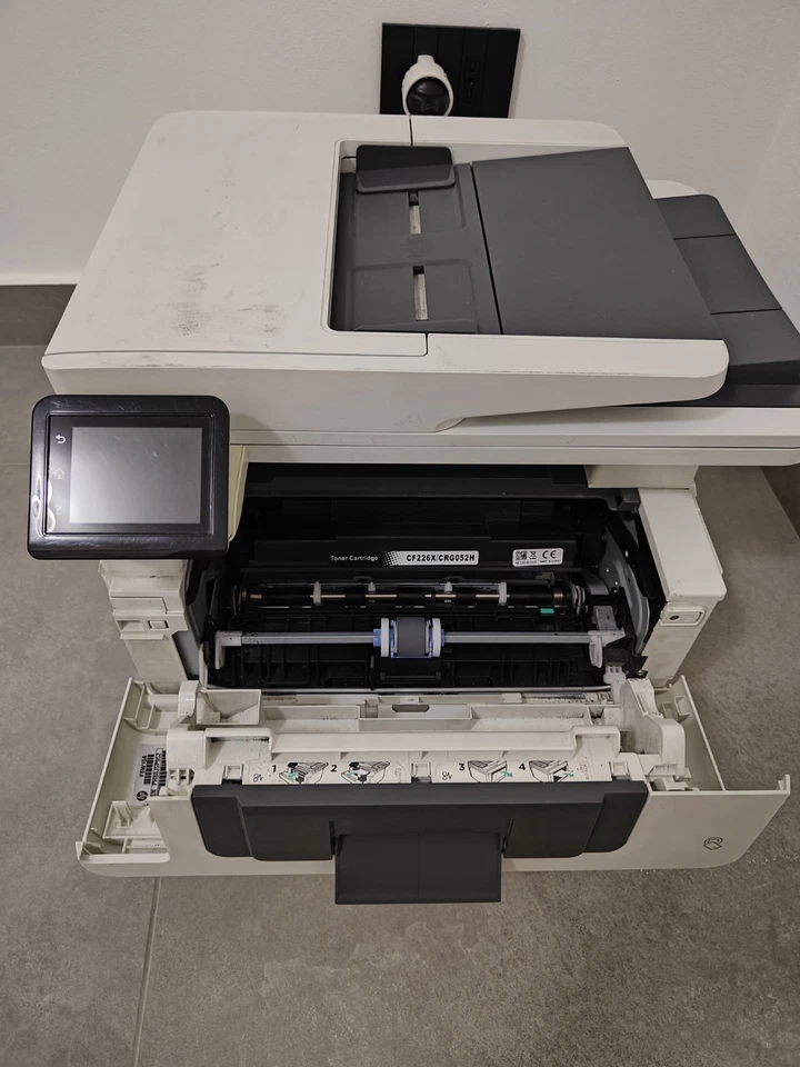 Stampante HP LaserJet Pro MFP M426fdw Ethernet, WiFi,NFC. Touchscreen - Immagine 2 di 4