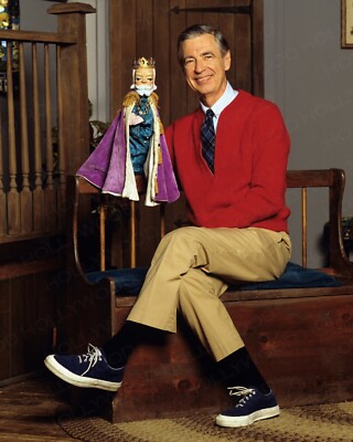 MR FRED ROGERS 8x10 PHOTO #11 MR ROGERS  NEIGHBORHOOD WM