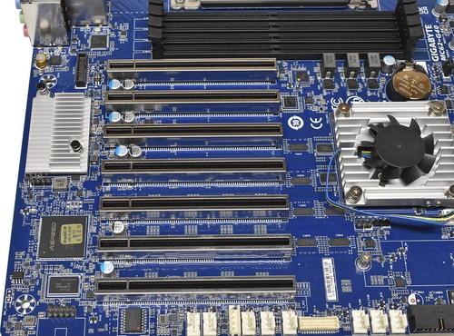 Gigabyte MC62-G40 Mainboard sWRX8 Socket for AMD Ryzen Threadripper PRO - Bild 8 von 11