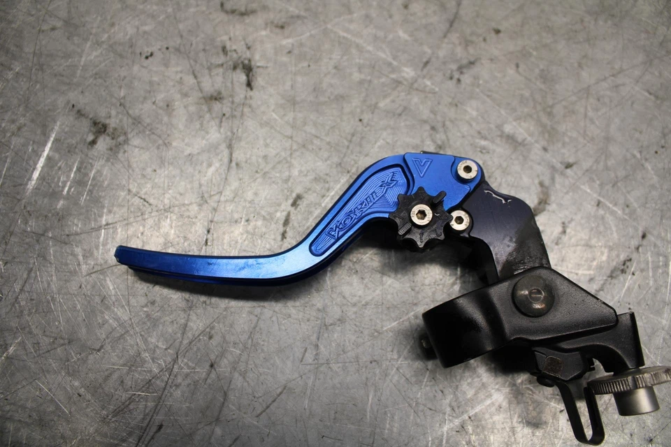 2007 Yamaha YZF R6 сцепление рычаг насечки крепление кронштейн 2C0-82910-01-00 BB525 - Изображение 4 из 4