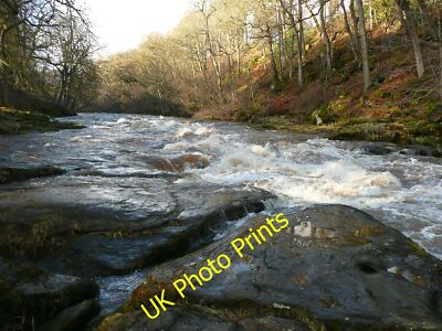 Foto 12x8 The Strid full up tut' top Storiths Don't try to wade acro c2015