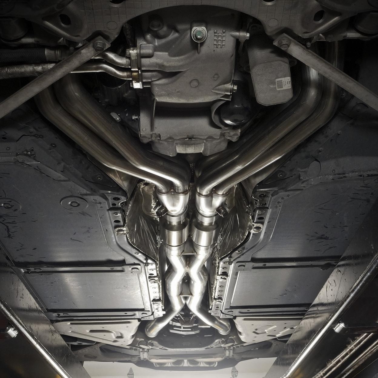 Chevrolet Corvette ZR1 2019 RIGHT Exhaust pipe