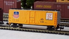 N Scale Bachmann Mechanical Reefer Yellow Box Car Union Pacific UP #160207 