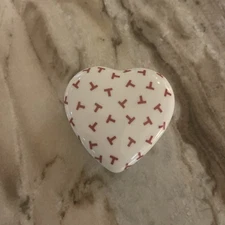RARE Tiffany & Co Porcelain Heart Trinket Box Ring Dish w Lid, iconic T pattern