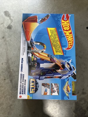Hot Wheels Car & Mega Track Pack Exclusivo de 40 pies Hot Wheels Car & Mega Track Pack Exclusivo de 40 pies