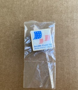 Seville Expo '92 United States Pavilion Flag Pinback Lapel Pin Souvenir