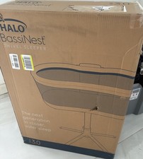 Halo Bassinest Swivel Sleeper Bedside Bassinet Removable Bed