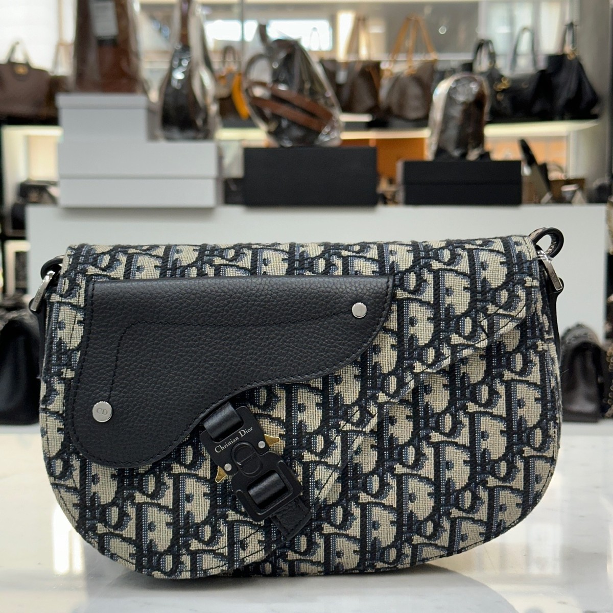 25秋♪DIOR Saddle メッセンジャーバッグ 1ADPO235YKY Dior Saddle Messenger Bag Strap Bag 1ADPO325YKY 124753829 | eBay