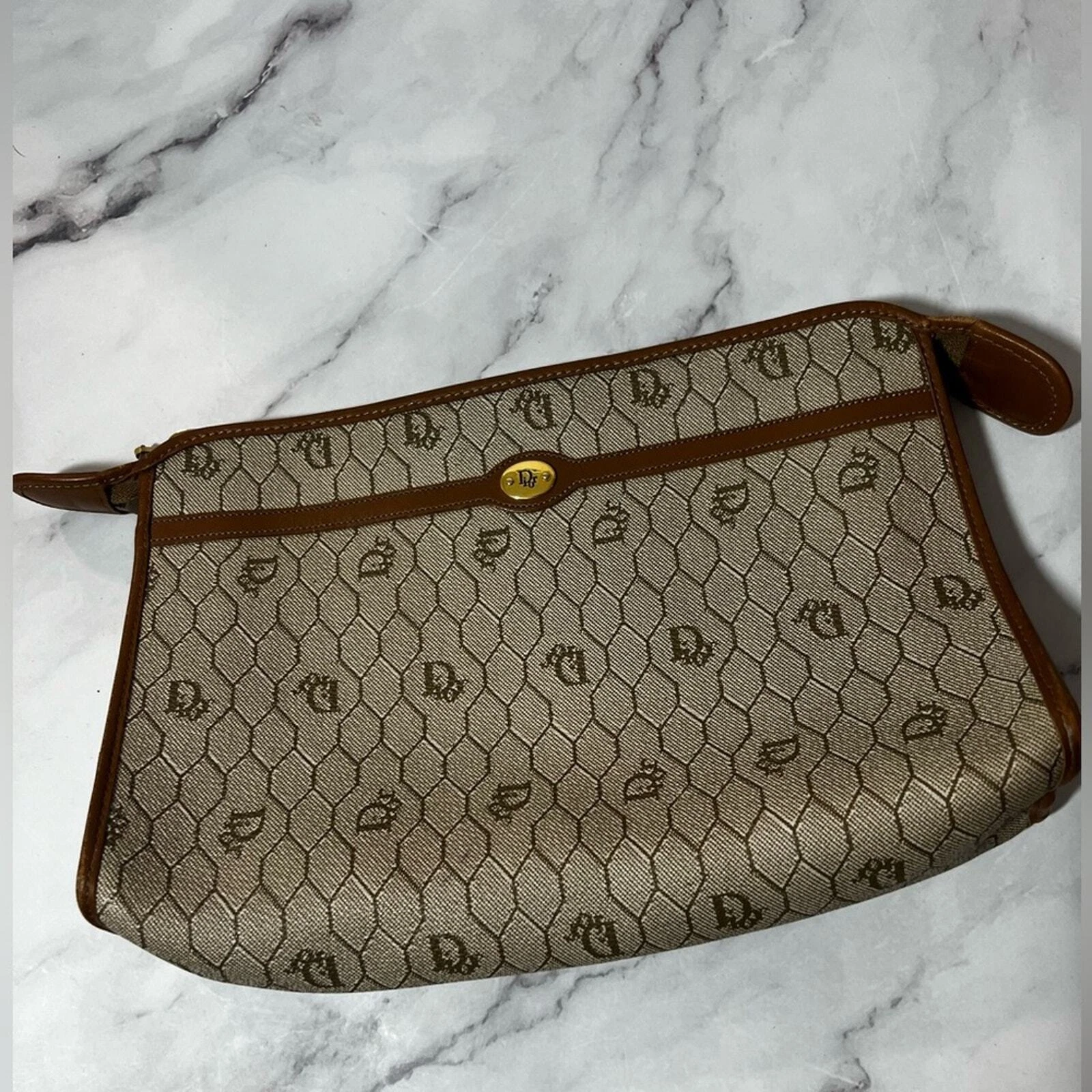 Sac d'embrayage en nid d'abeille EUC Dior PVC