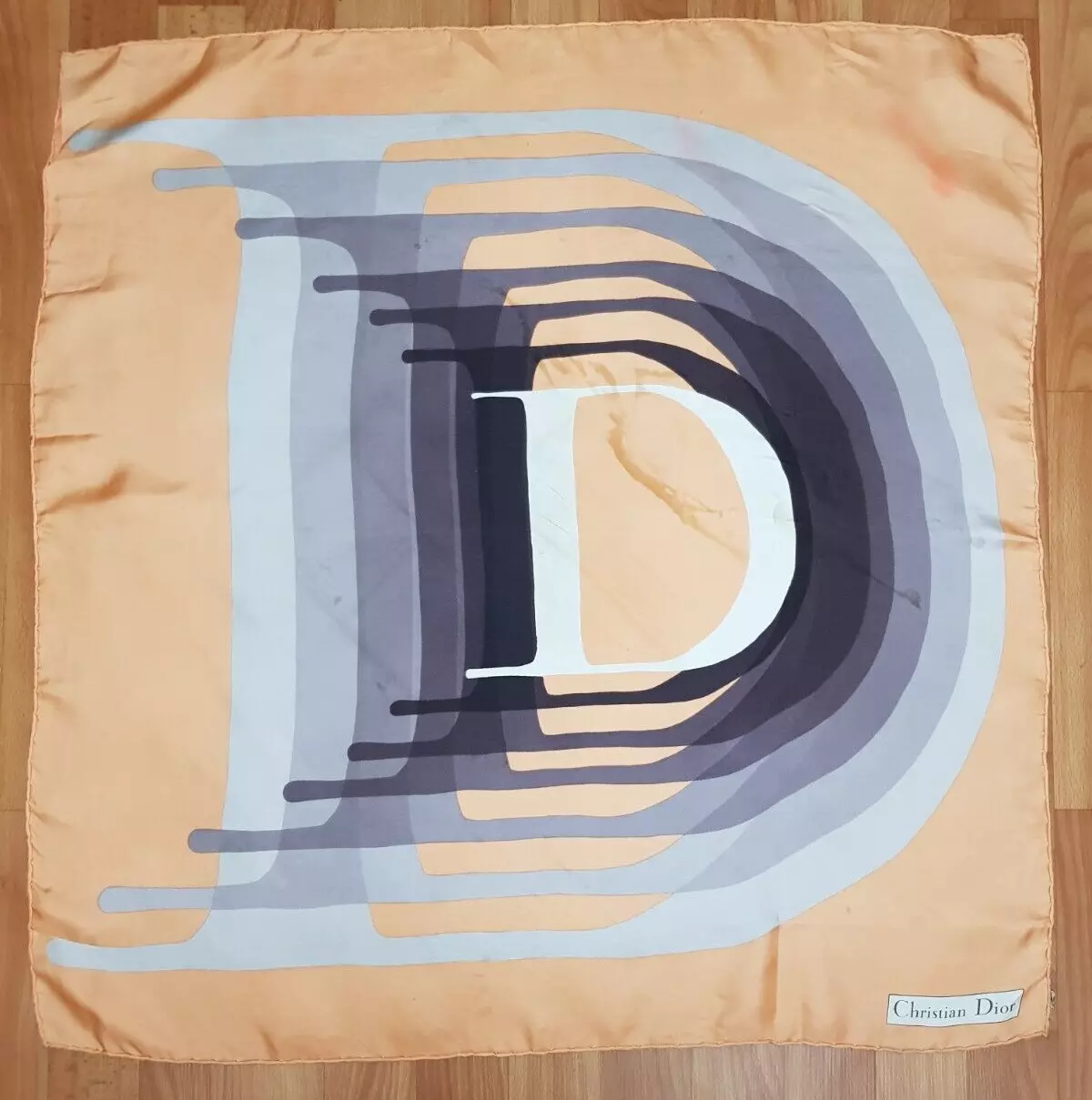 Foulard ancien en soie Christian Dior, 77x75 cm.