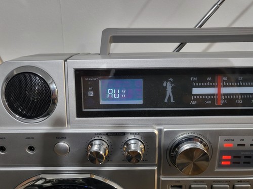 Flea-Market Large Retro Boombox CD Tape Aux Bluetooth Radio USB Boxed! - Picture 7 of 14