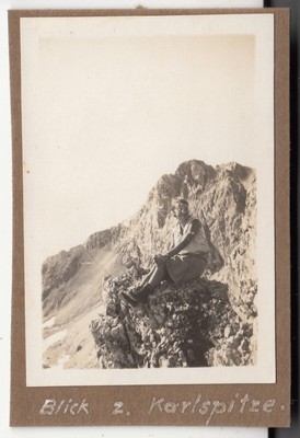 Photo Karlspitzen Wilder Kaiser Elmau young woman hiker in the mountain 1930