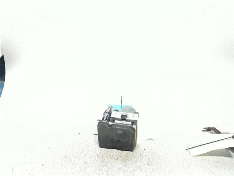 Conjunto de bomba y motor ABS usado se adapta a: conjunto Jaguar Xf 2011 5,0 L con c adaptable Foto 2 de 4