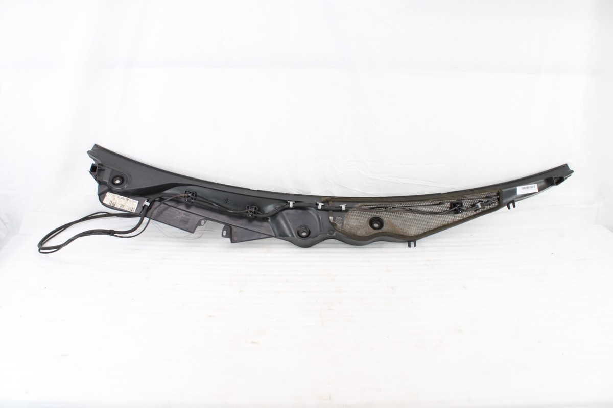 10-18 Mercedes W212 E350 E550 CLS400 Windshield Wiper Cowl Panel 