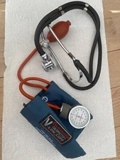 Dixie EMS ZHE920 Blood Pressure and Stethoscope Kit - Black