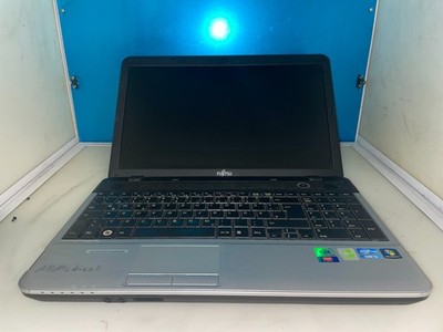Fujitsu Lifebook A531 Laptop mit Intel Core i5-Prozessor Gebraucht (R10 1124)