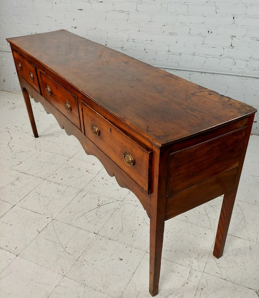 Грузинский сервант 18 века с 3 ящиками из орехового дерева  - Изображение 4 из 4