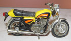 Vintage Diecast Yamaha Motorcycle Plastic Made in Hong Kong Canary Yellow Orange — photo 2