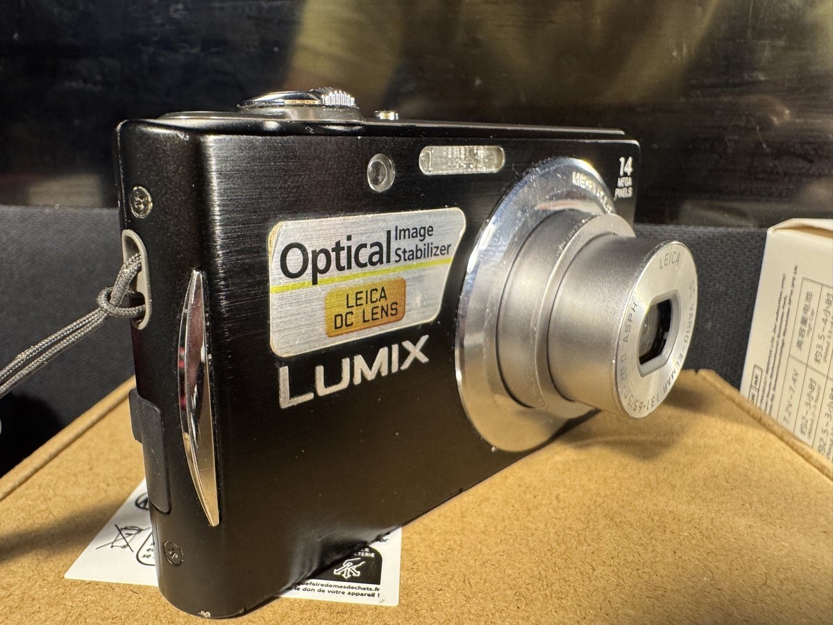 Panasonic LUMIX DMC-FH2 デジタルカメラ ブラック s-l400.jpg
