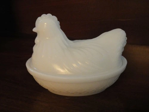 Hazel Atlas 4.5" Milkglass Vintage Hen on Nest 1930's