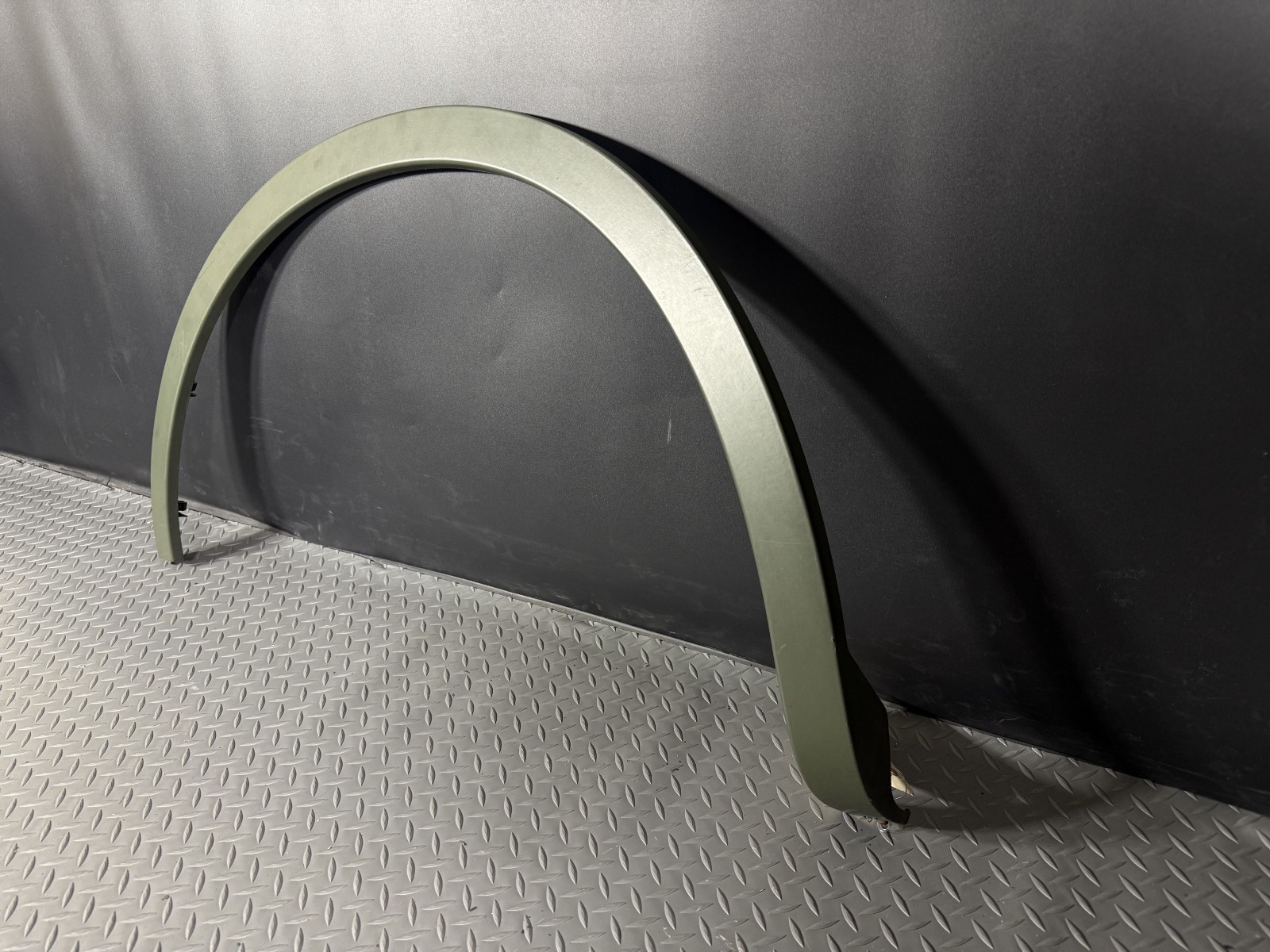 2017 Maserati Levante Rear Right Fender Flare Wheel Arch Trim OEM – Green – Used