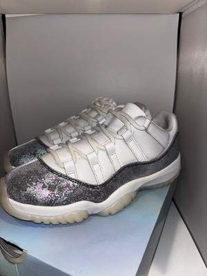 Size 7 7.5 Men- Air Jordan 11 Retro Low Year of the Snake New fire shoes