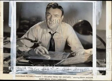 1943 Press Photo Actor Dean Jagger stars in "I Escaped From The Gestapo"