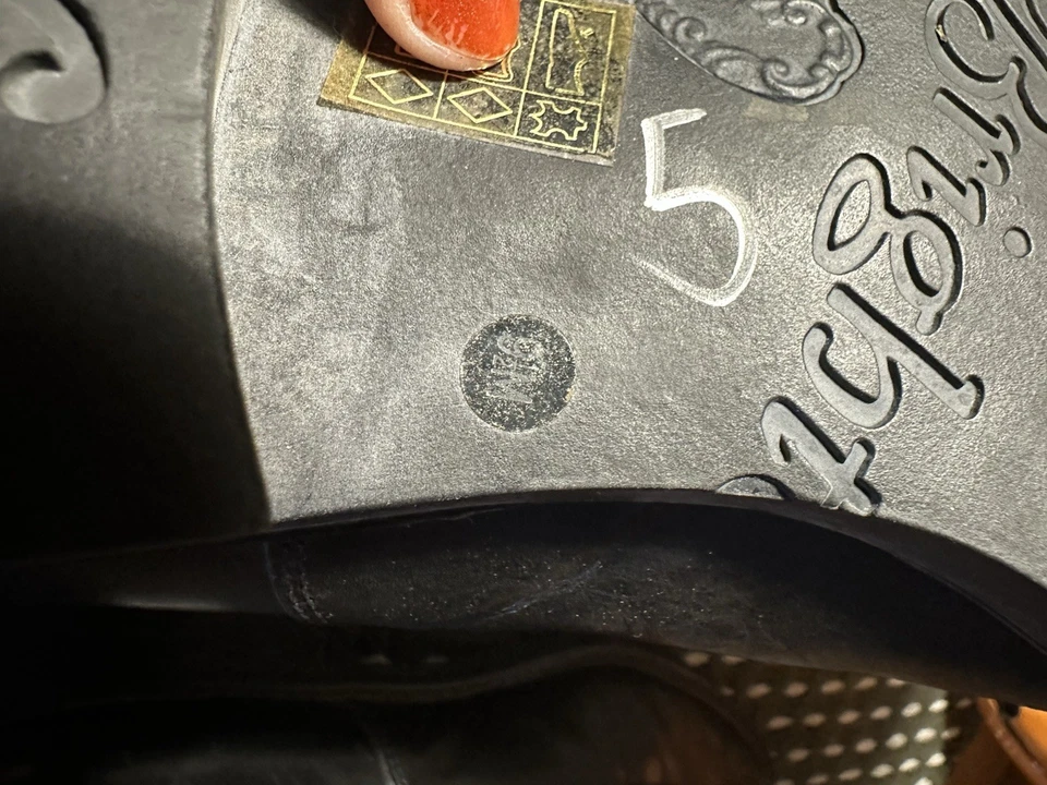 Correa mocasín Brighton Italia de cuero y pelo de vaca con hebilla de peltre plateado 9,5 para mujer Foto 4 de 4