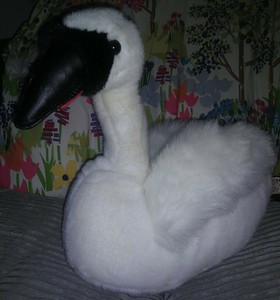 swan hand puppet