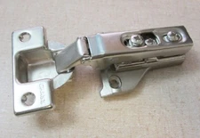 GRASS Cabinet Hinge, 1006-30, Self Close Spring, Clip-On w/ 054 Base Plate! (54)