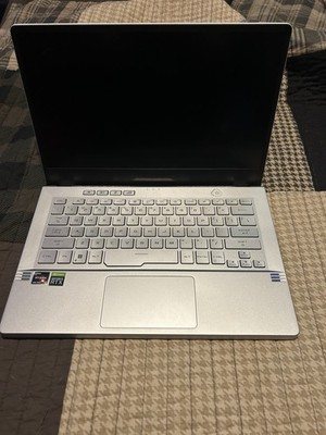 ASUS ROG Zephyrus G14 14in Ryzen 7 16GB 500GB RTX 3060 White Charger