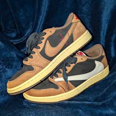 Nike Travis Scott x Air Jordan 1 Low EU 43