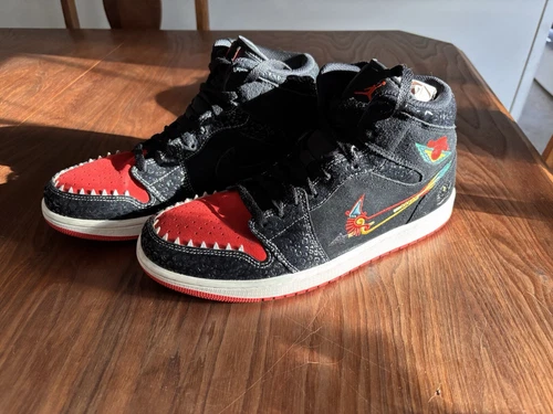 Size 9.5 - Air Jordan 1 SE Mid SiEMPRE Familia