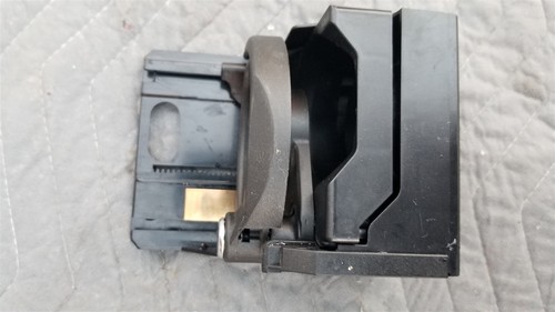 '97-02 Mercedes OEM W210 E-Class AMG Console Expandable C-box Dual Cup Holder - Picture 5 of 7