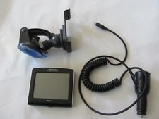 Magellan Maestro 3200 Automotive Mountable GPS with mount and power plug