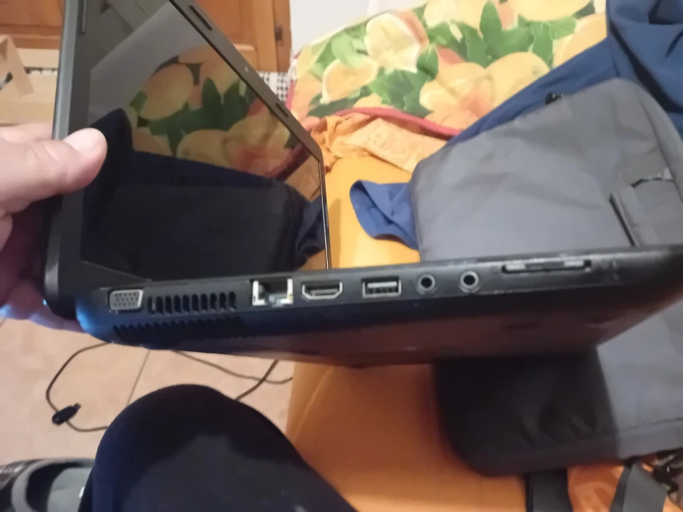 notebook 15.6 usato - Immagine 2 di 4