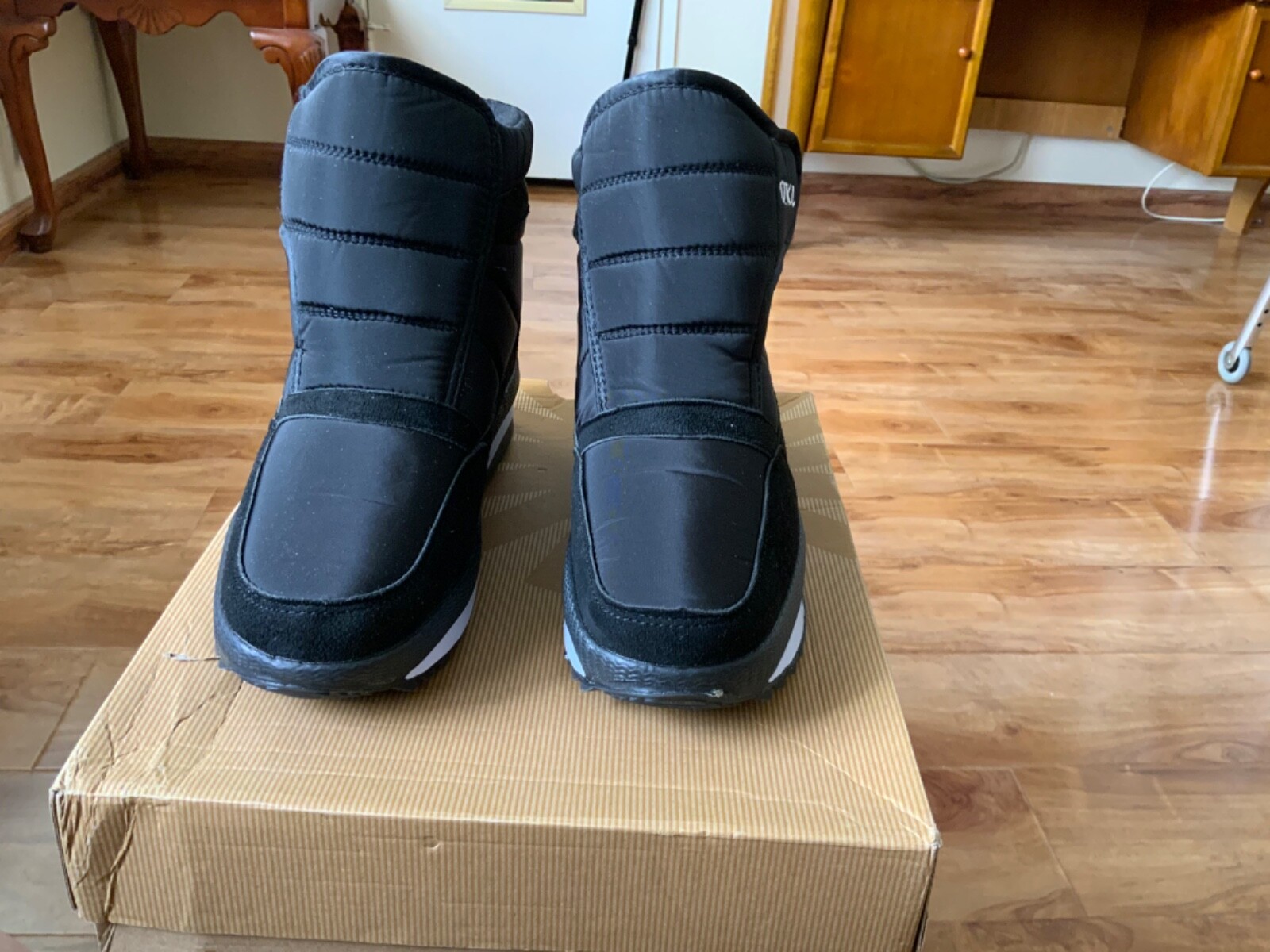 WOMEN DKL WINTER BOOTS FOR SALE $55.00