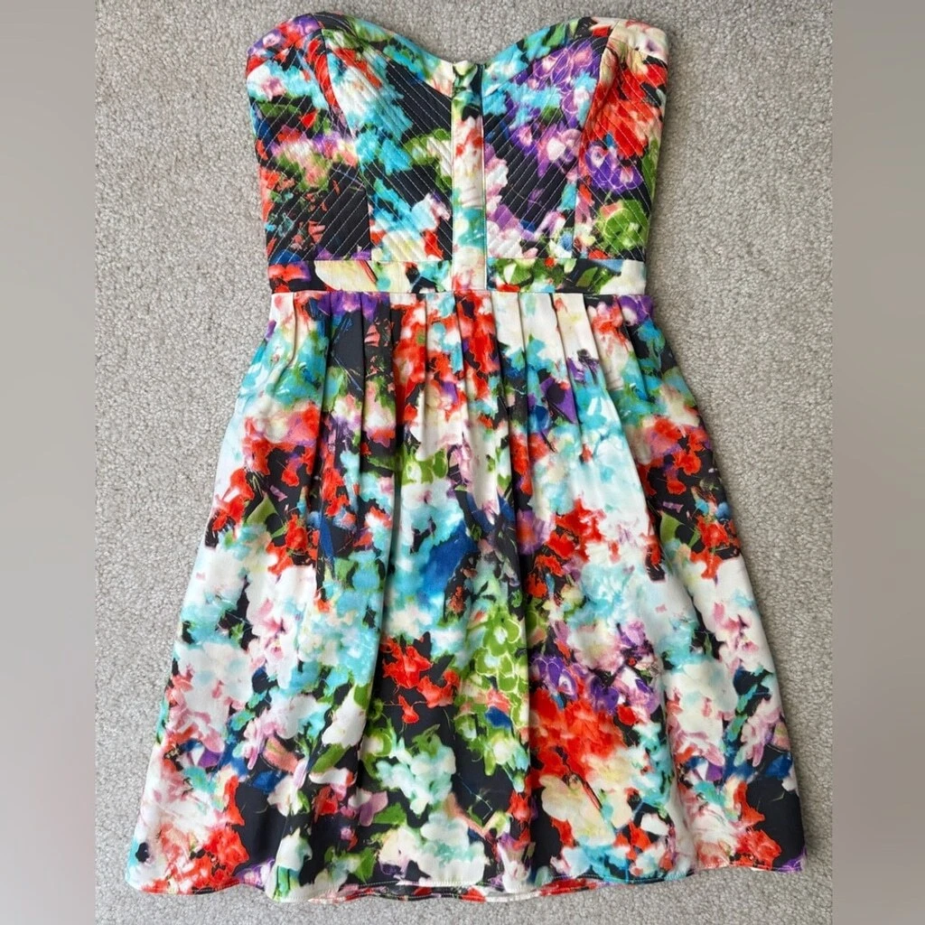 UNDERCOVER Abito senza spalline Revolve Parker Lily giardino segreto seta aderente e svasato floreale XS