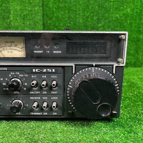 ICOM IC-251 All-mode Transceiver 144MHz Ham Radio power confirmed w/Mic Used - Picture 3 of 7