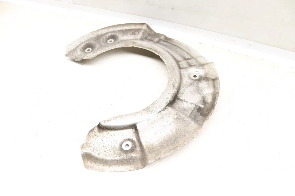 2014-2019 BMW 640I XDRIVE GRAN COUPE - Freio dianteiro direito DUST / Splash Shield - Imagem 2 de 4