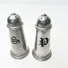 Wilton Armetale Pewter Salt & Pepper Shakers Plough Tavern Pattern Lead Free 4”