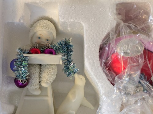 Dept 56 Snowbabies "Don't Open Till Christmas" penquin extra ornament 2007 - Picture 11 of 13