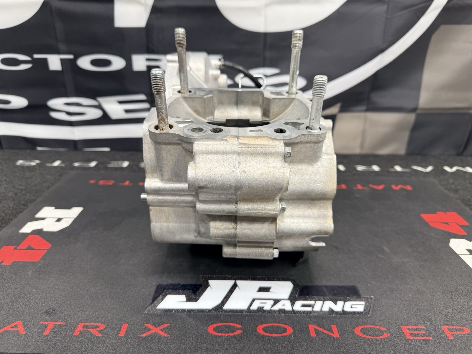 2003 KAWASAKI KX250 OEM Crankcase Set Left & Right! 14001-1307, Good Cases KX250