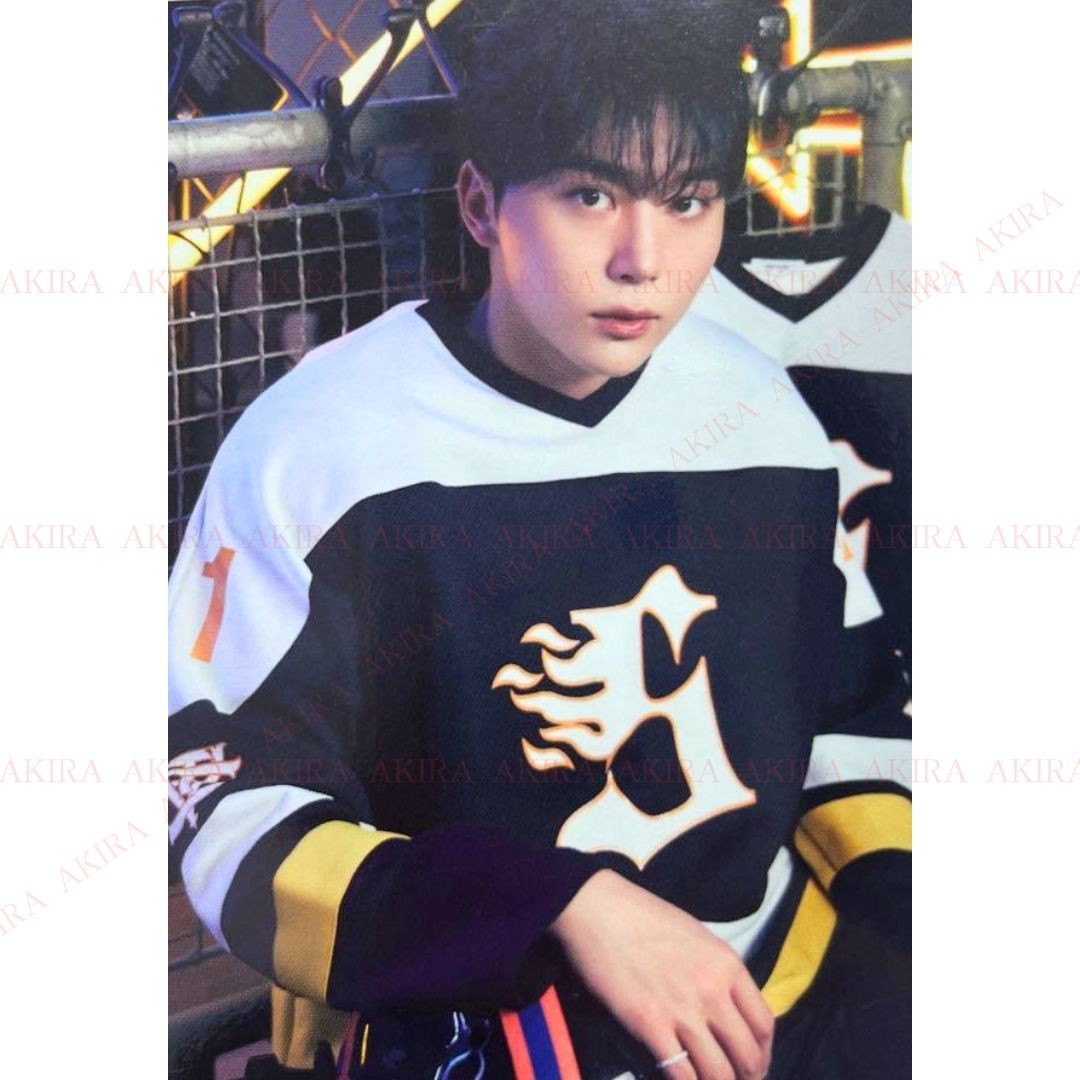 SEVENTEEN 2025 SEVENTEEN's HOME MERCHANDISE ROOMWEAR PHOTO CARD