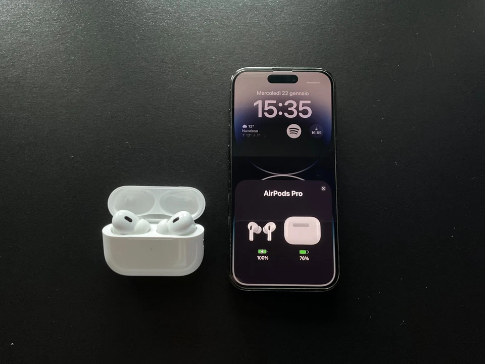 AirPro2 con custodia di ricarica MagSafe (USB-C) - Bianco - Immagine 2 di 2