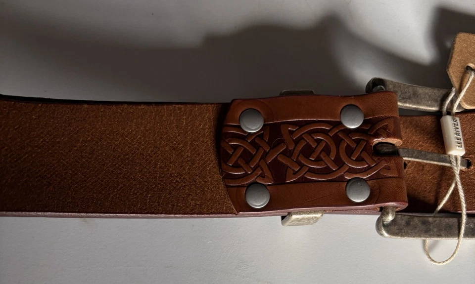 Cinturón St Andrew’s Knot Asgard marrón cuero en relieve y plata antigua herrajes L 3638 Foto 2 de 4
